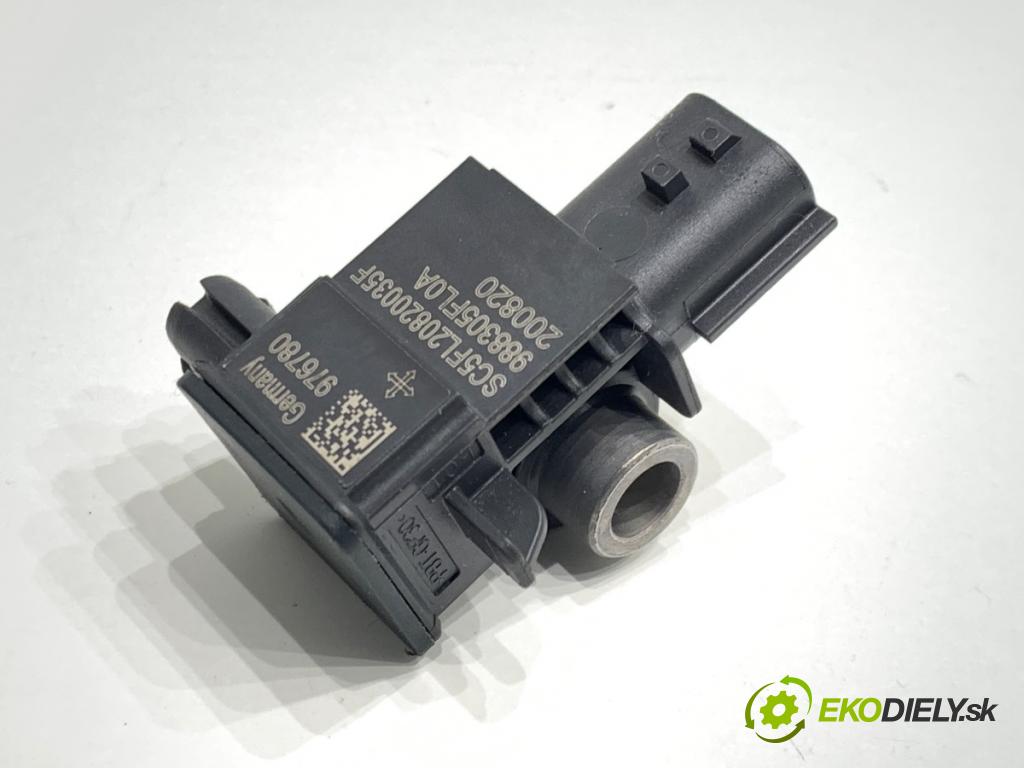 RENAULT CLIO V liftback 2020 74 kW 1.0 TCe 100 (B7MT) 999 Snímač nárazu 988305FL0A (Snímač nárazu)