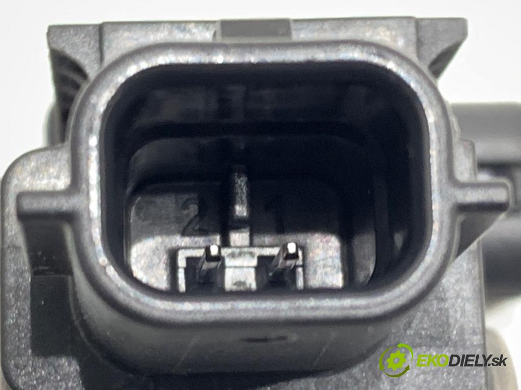 RENAULT CLIO V liftback 2020 74 kW 1.0 TCe 100 (B7MT) 999 Snímač nárazu 988305FL0A (Snímač nárazu)