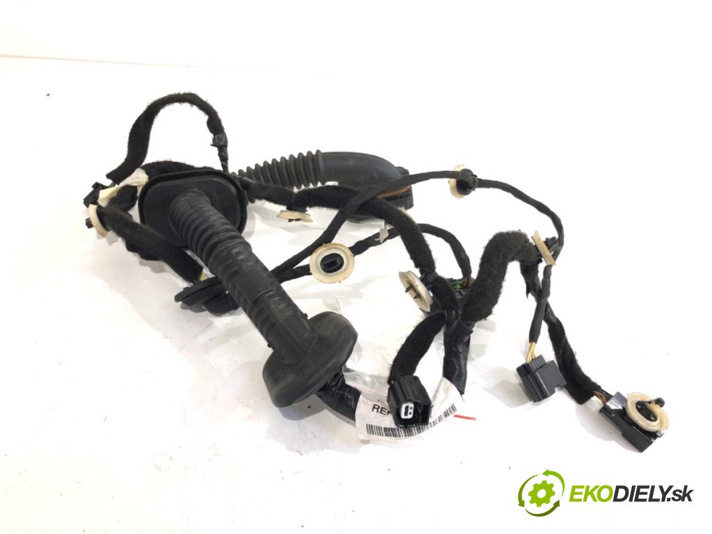 RENAULT CLIO V liftback 2020 74 kW 1.0 TCe 100 (B7MT) 999 Káblovačka Dvere predný pravy 241249236R
