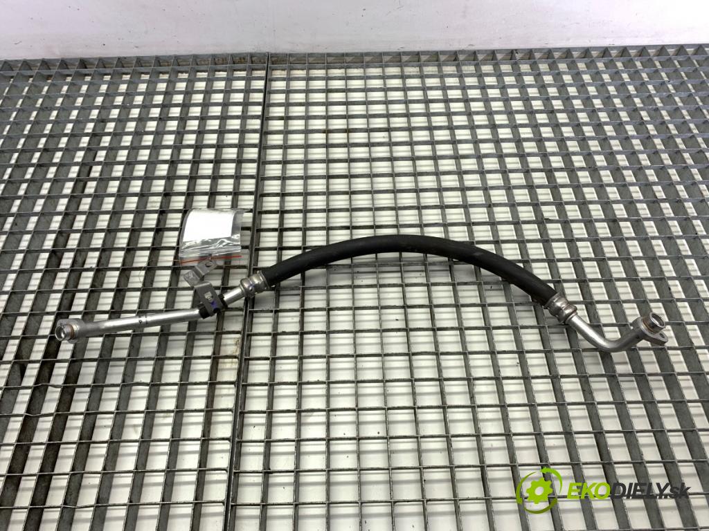 RENAULT CLIO V liftback 2020 74 kW 1.0 TCe 100 (B7MT) 999 rúrka klimatizace 924540725R (Trubka klimatizace)