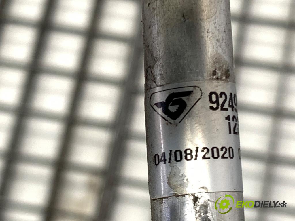 RENAULT CLIO V liftback 2020 74 kW 1.0 TCe 100 (B7MT) 999 rúrka klimatizace 924909533R (Trubka klimatizace)