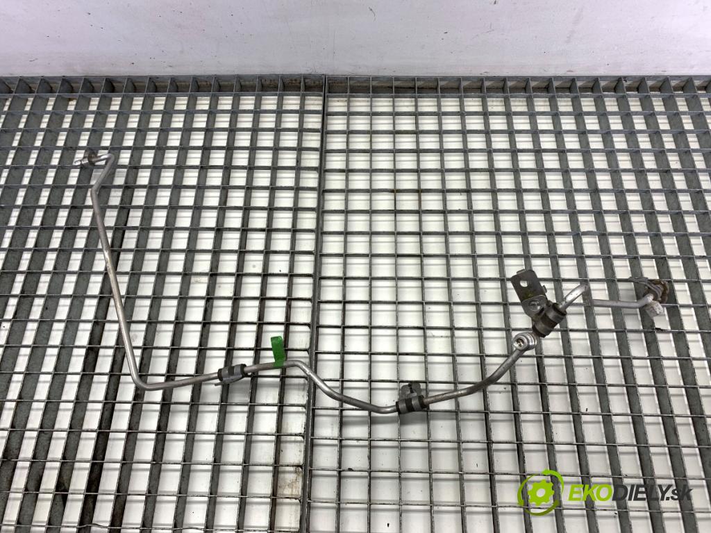 RENAULT CLIO V liftback 2020 74 kW 1.0 TCe 100 (B7MT) 999 rúrka klimatizace 924402478R (Trubka klimatizace)