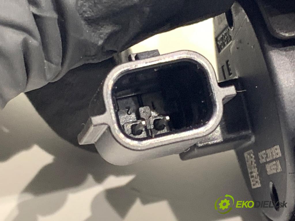 RENAULT CLIO V liftback 2020 74 kW 1.0 TCe 100 (B7MT) 999 Snímač nárazu 988365FL0A (Snímač nárazu)