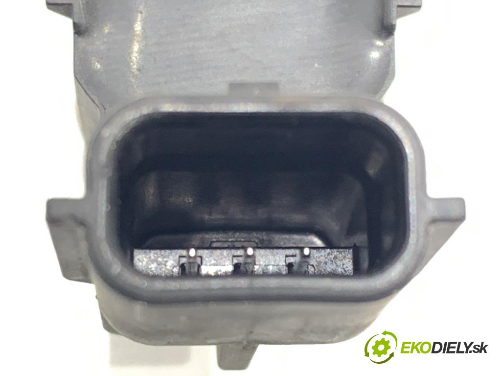 RENAULT CLIO V liftback 2020 74 kW 1.0 TCe 100 (B7MT) 999 Snímač PDC 284426105R