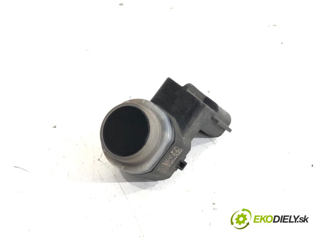 RENAULT CLIO V liftback 2020 74 kW 1.0 TCe 100 (B7MT) 999 Snímač PDC 284426105R