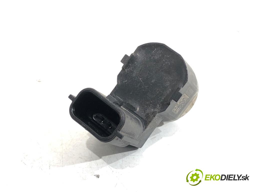 RENAULT CLIO V liftback 2020 74 kW 1.0 TCe 100 (B7MT) 999 Snímač PDC 284426105R
