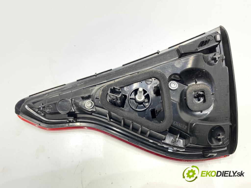 RENAULT CLIO V liftback 2020 74 kW 1.0 TCe 100 (B7MT) 999 světlo zadní část levá strana vnitřní 265553226R (Klika dveří ostatní)