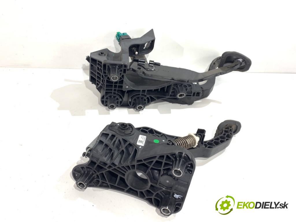 RENAULT CLIO V liftback 2020 74 kW 1.0 TCe 100 (B7MT) 999 PEDÁL: manuálne 465032747R 180108467R (Potenciometer plynového pedálu)