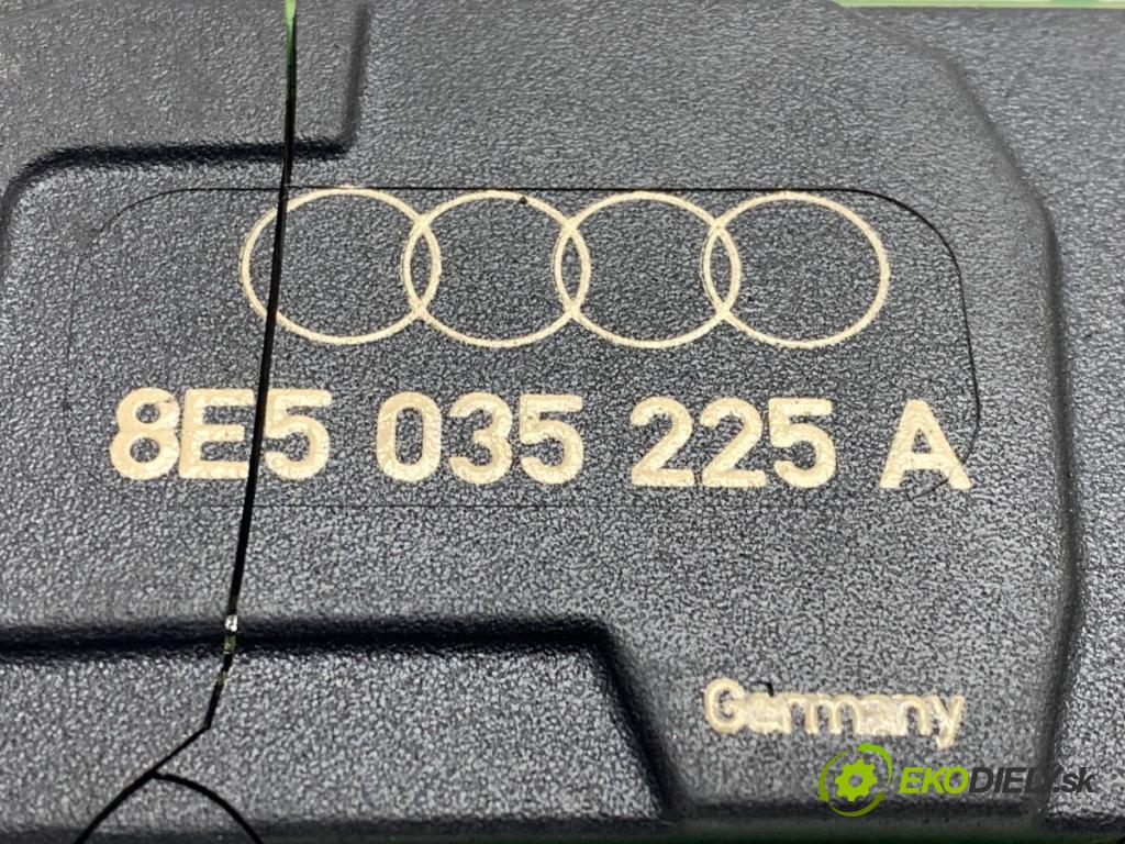 AUDI A4 B6 sedan 2004 96 kW 1.9 TDI 1896 Zosilňovač Antenní: 8E5035225A (Zosilňovač)