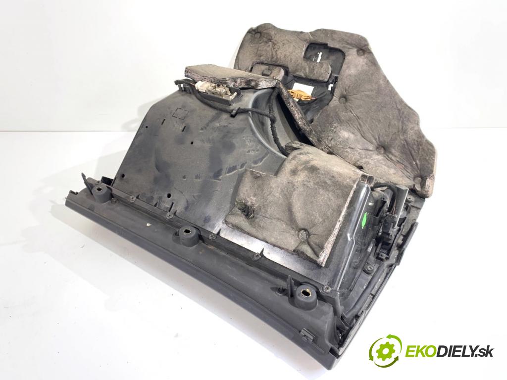 AUDI A4 B6 sedan 2004 96 kW 1.9 TDI 1896 Priehradka, kastlík spolujazdca 8E1857035C (Priehradka (kastlík))