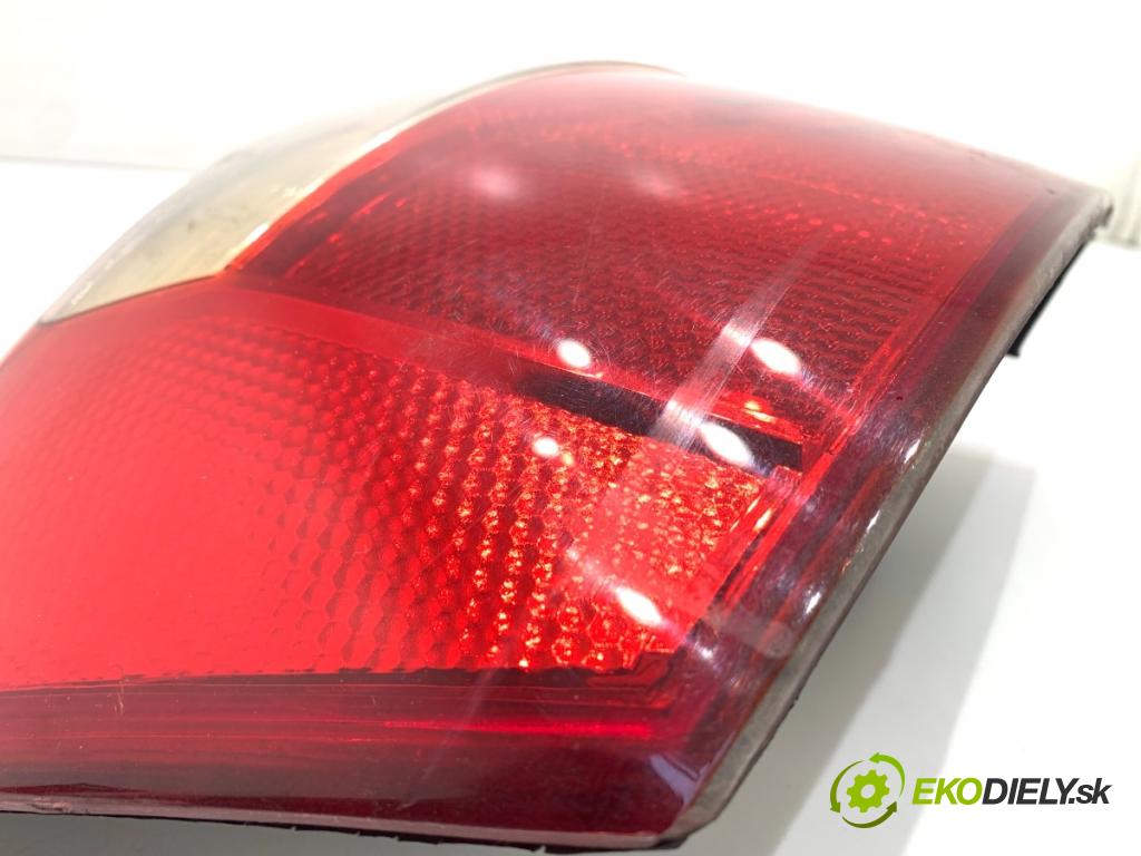 AUDI A4 B6 sedan 2004 96 kW 1.9 TDI 1896 Svetlo ľavy zad