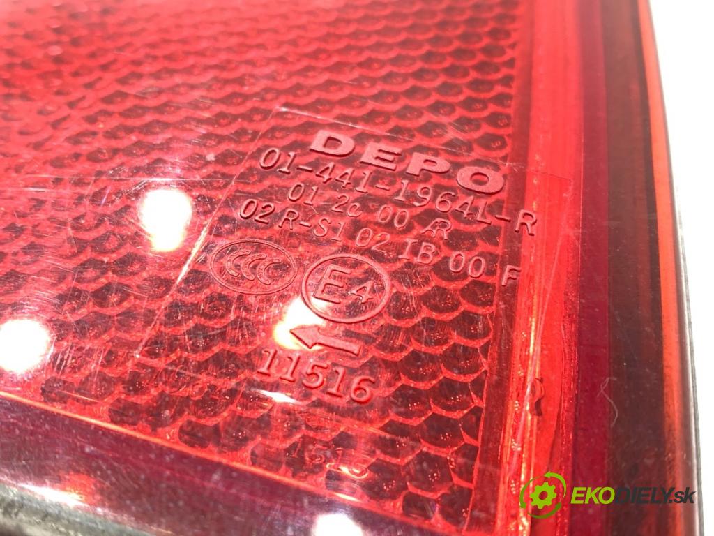 AUDI A4 B6 sedan 2004 96 kW 1.9 TDI 1896 Svetlo ľavy zad