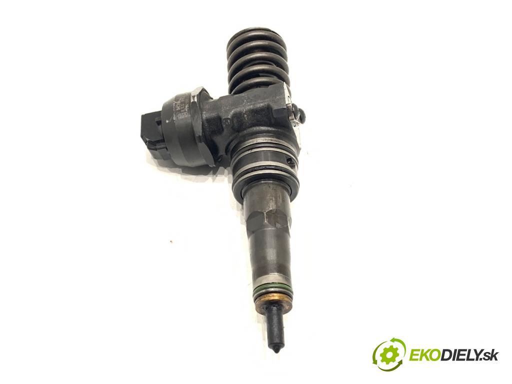 AUDI A4 B6 sedan 2004 96 kW 1.9 TDI 1896 vstříkovač 038130073BA (Vstřikovač paliva)