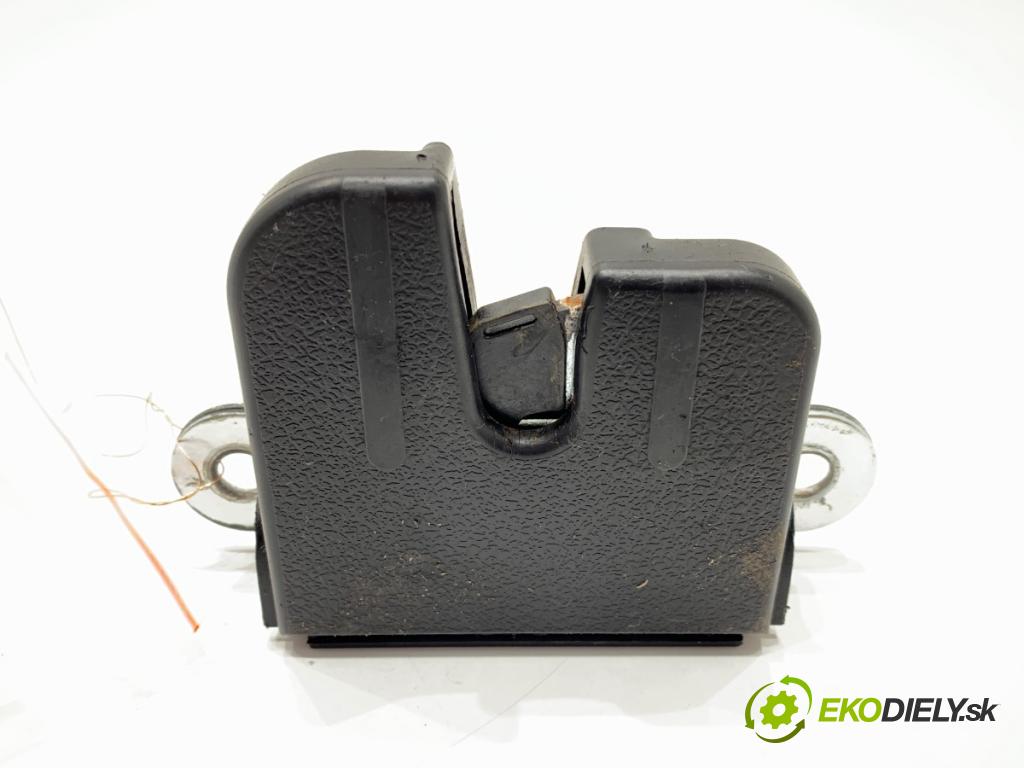 VW GOLF V liftback 2007 77 kW 1.9 TDI 1896 zámok dverí zad 