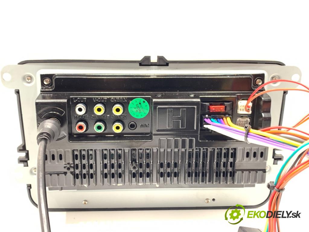 VW GOLF V liftback 2007 77 kW 1.9 TDI 1896 RADIO  (Audio zariadenie)