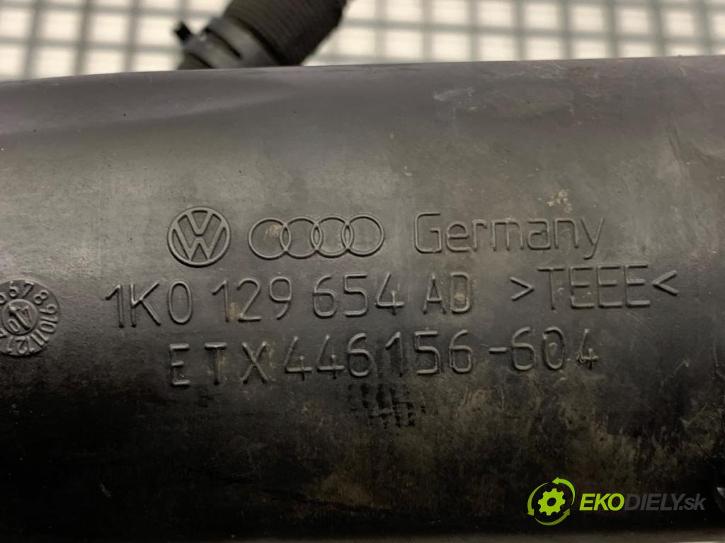 VW GOLF V liftback 2007 77 kW 1.9 TDI 1896 Rúra vzduchu 1K0129654AD