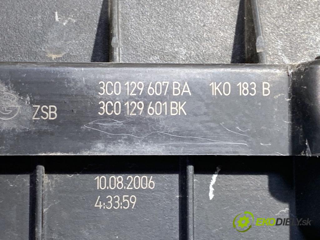 VW GOLF V liftback 2007 77 kW 1.9 TDI 1896 Obal filtra vzduchu 3C0129607BA (Obal vzduchového filtra)