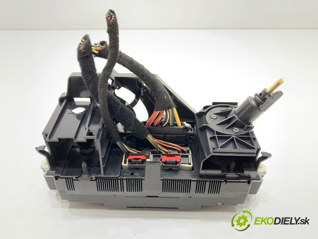 VW GOLF V liftback 2007 77 kW 1.9 TDI 1896 Panel ovládania kúrenia  (Prepínacie páčky pod volantom)