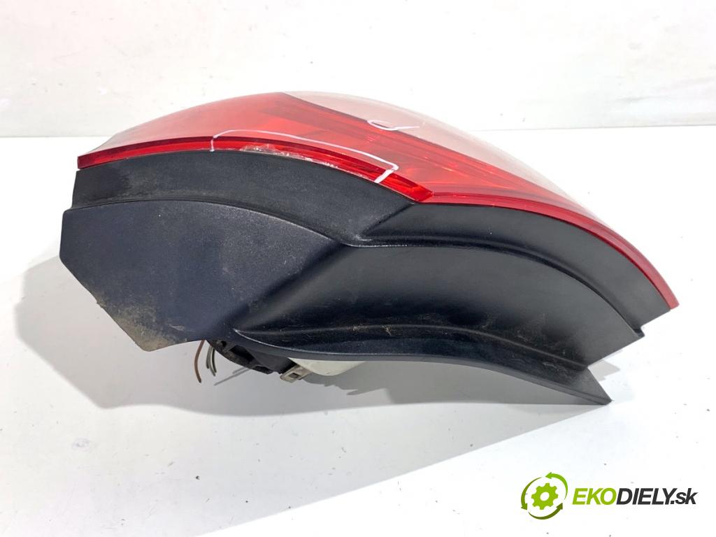 VW GOLF V liftback 2007 77 kW 1.9 TDI 1896 Svetlo pravy zad 1K6945096N