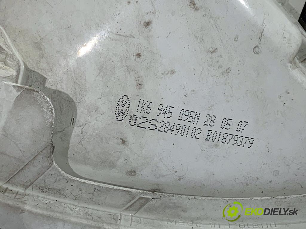 VW GOLF V liftback 2007 77 kW 1.9 TDI 1896 Svetlo ľavy zad 1K6945095N