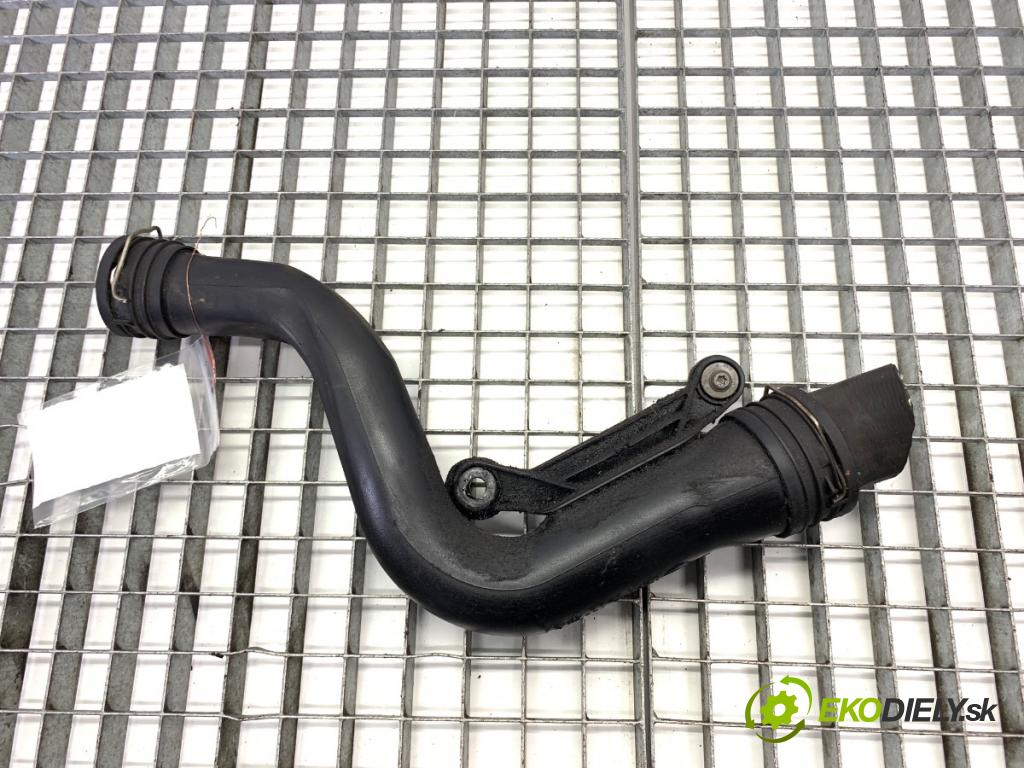 VW GOLF V liftback 2007 77 kW 1.9 TDI 1896 Rúra vzduchu 1K0145762CK