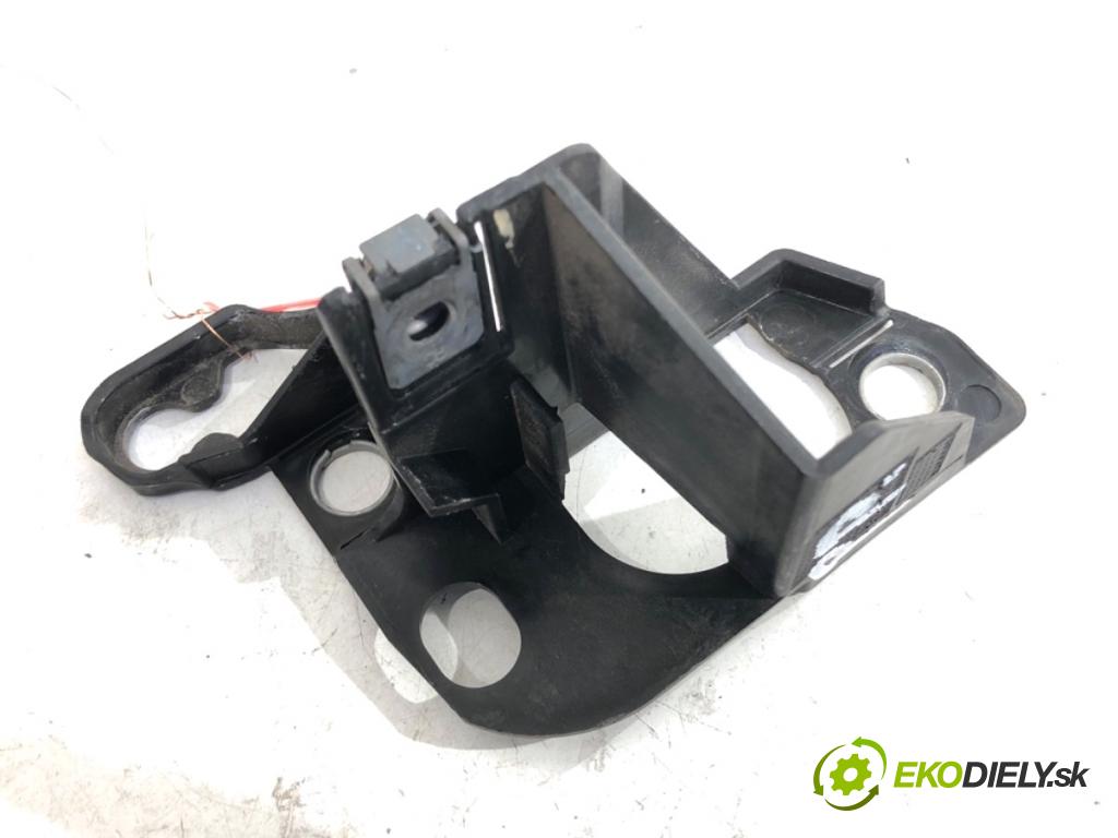 RENAULT CLIO V liftback 2020 74 kW 1.0 TCe 100 (B7MT) 999 Úchyt svetla pravy 625262005R