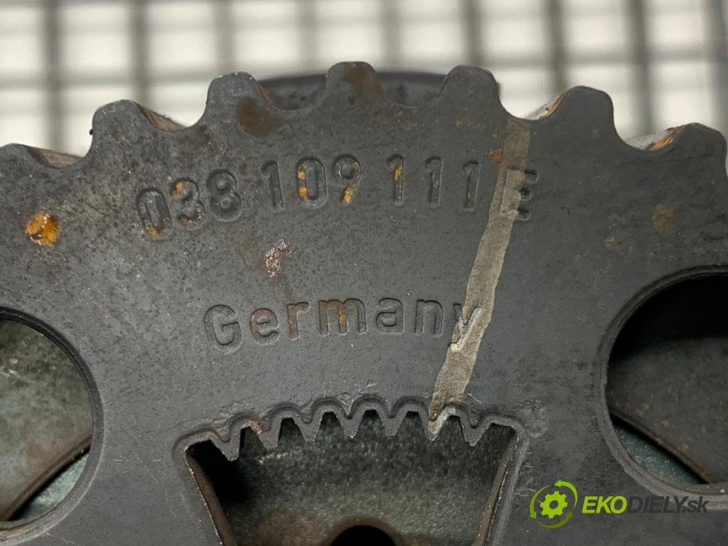 VW GOLF V liftback 2007 77 kW 1.9 TDI 1896 vačka vačkový hřídel 038109111E (Vačkové hriadele)