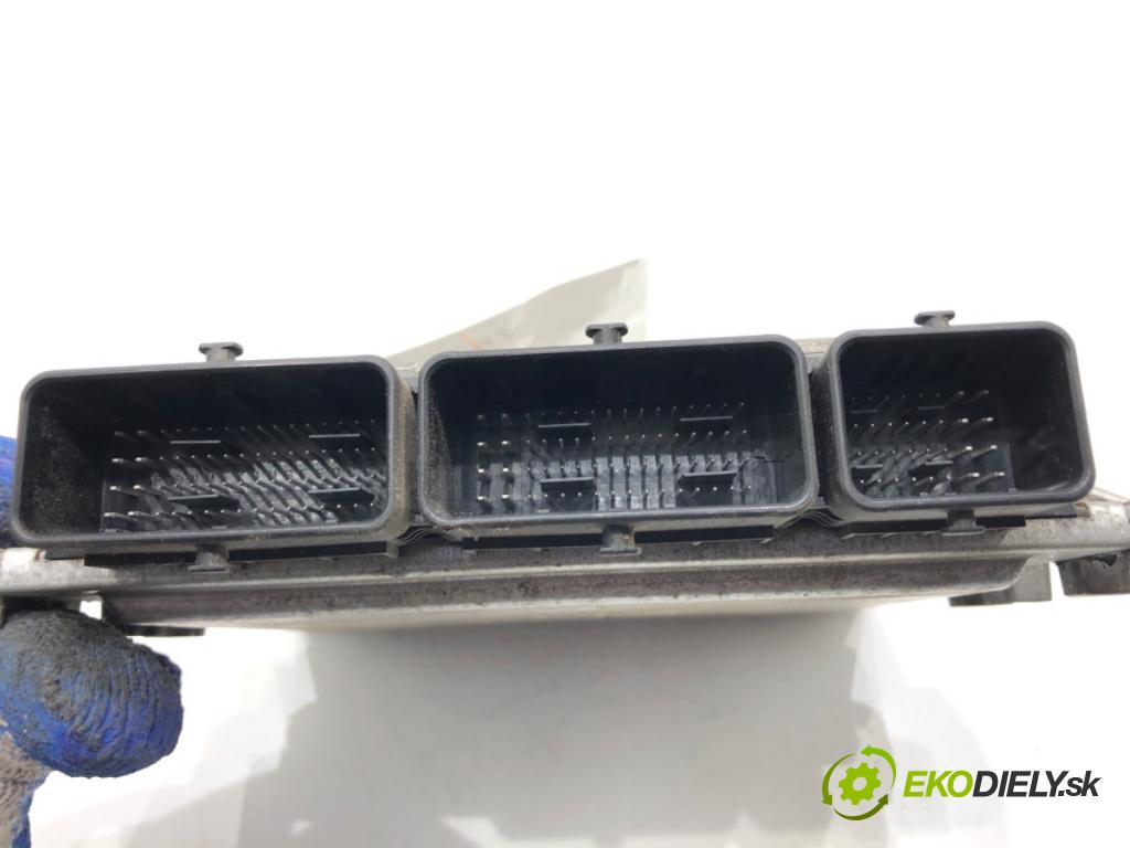 DACIA DUSTER SUV 2013 92 kW 1.2 TCe 125 1197 riadiaca jednotka Motor 237104643R (Riadiaca jednotka)