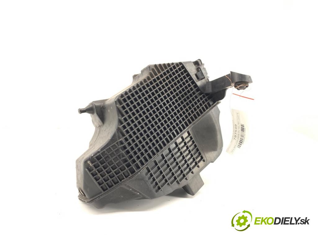 DACIA DUSTER SUV 2013 92 kW 1.2 TCe 125 1197 Obal filtra vzduchu 165001258R (Obal vzduchového filtra)