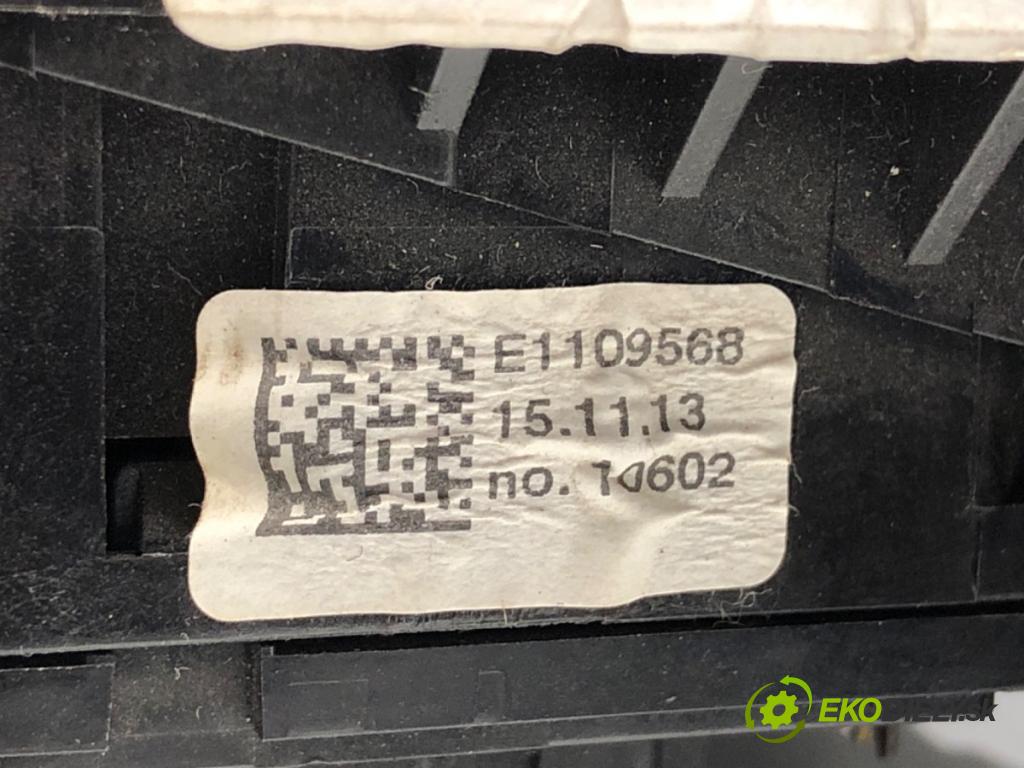 DACIA DUSTER SUV 2013 92 kW 1.2 TCe 125 1197 Prepínač kombinovaný 681726046R (Prepínacie páčky pod volantom)
