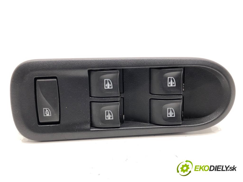 DACIA DUSTER SUV 2013 92 kW 1.2 TCe 125 1197 Prepínač okien 254111342R (Prepínacie páčky pod volantom)
