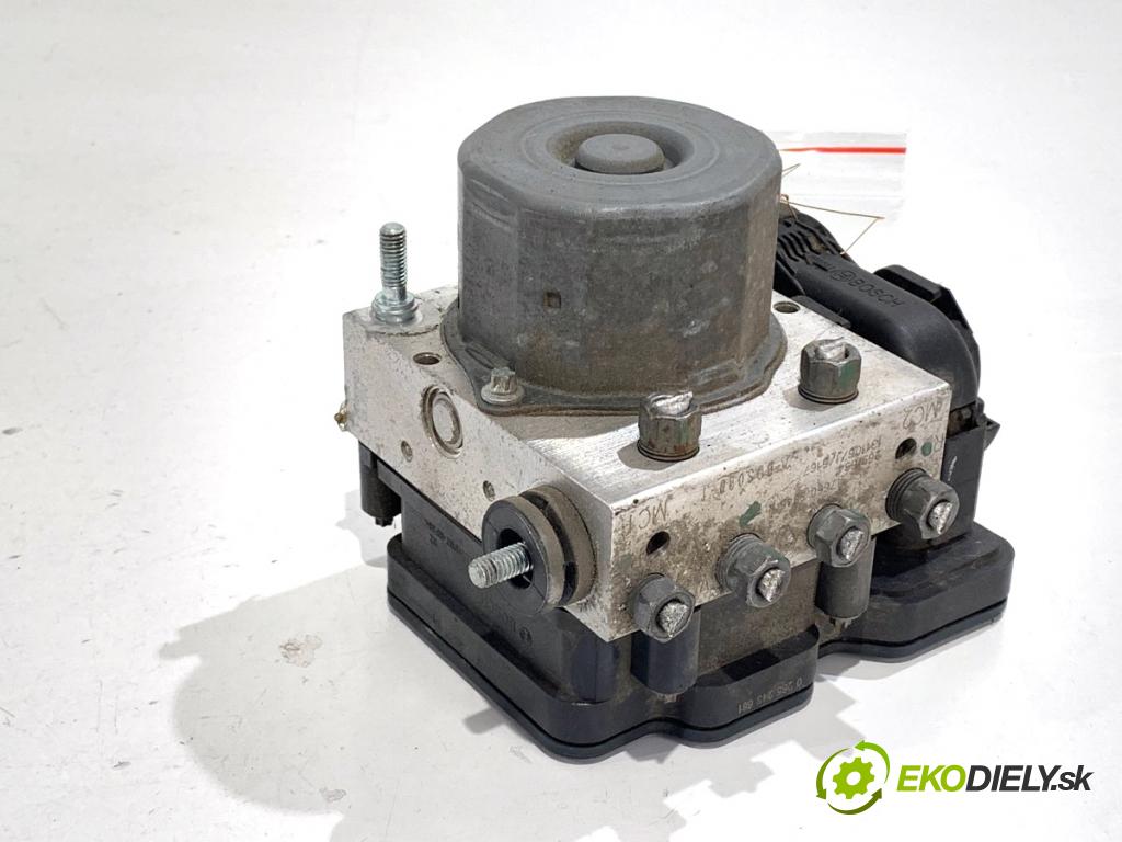 DACIA DUSTER SUV 2013 92 kW 1.2 TCe 125 1197 Pumpa ABS 476608845R (Pumpa ABS)