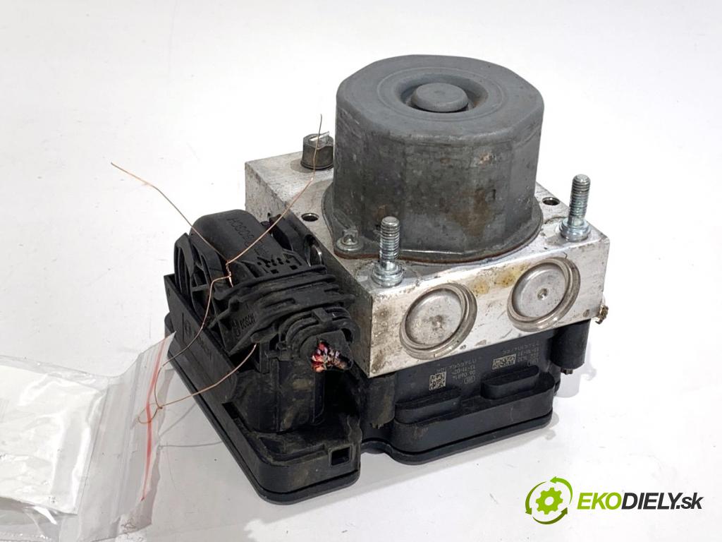 DACIA DUSTER SUV 2013 92 kW 1.2 TCe 125 1197 Pumpa ABS 476608845R (Pumpa ABS)