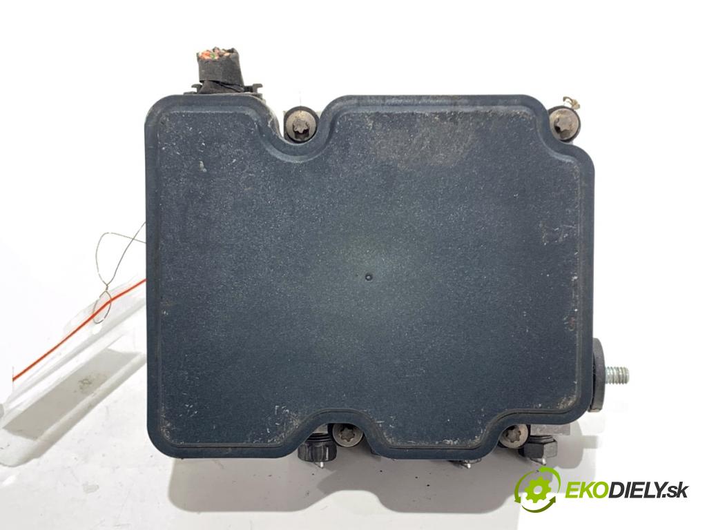 DACIA DUSTER SUV 2013 92 kW 1.2 TCe 125 1197 Pumpa ABS 476608845R (Pumpa ABS)