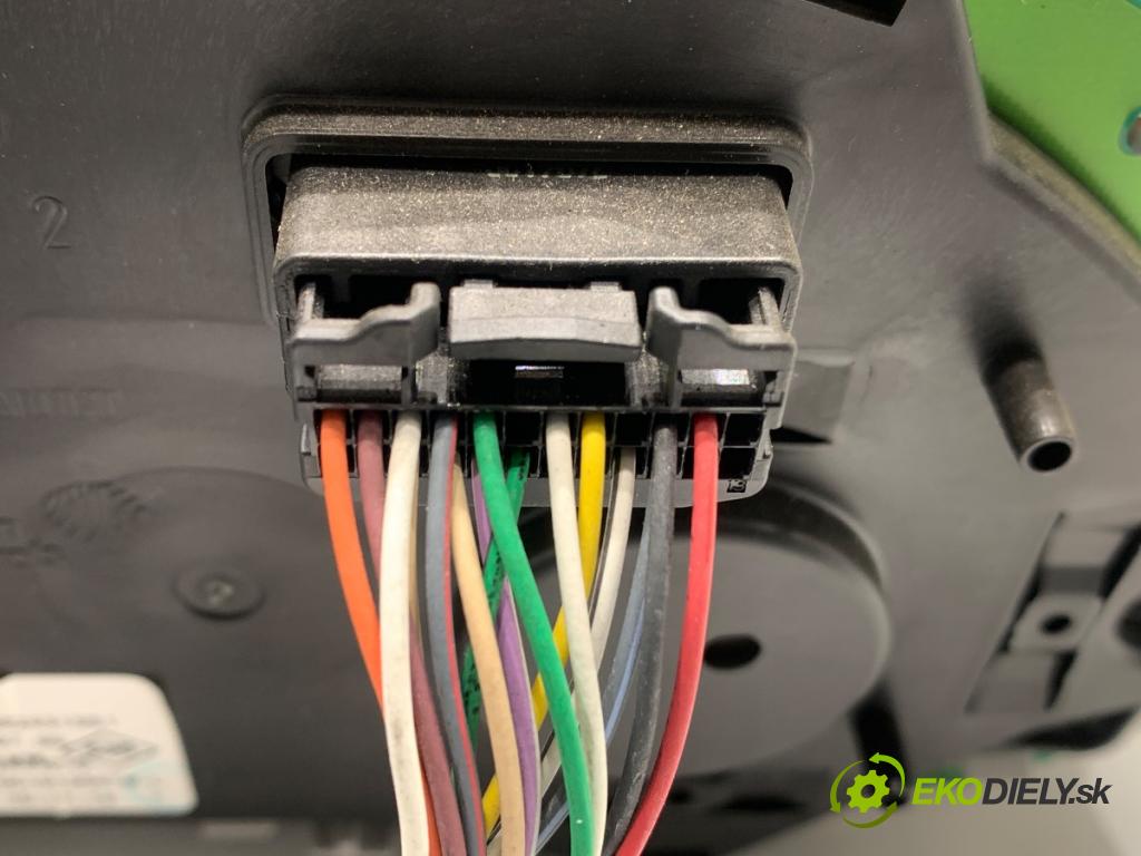 DACIA DUSTER SUV 2013 92 kW 1.2 TCe 125 1197 Prístrojovka 248102645R (Prístrojová doska)