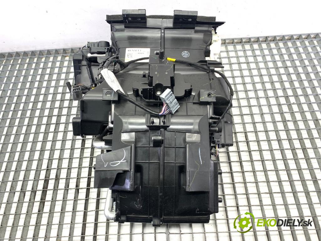 RENAULT CLIO V liftback 2020 74 kW 1.0 TCe 100 (B7MT) 999 Výhrevné teleso, radiátor kúrenia komplet KOMBAJN 272704883R (Radiátor kúrenia)