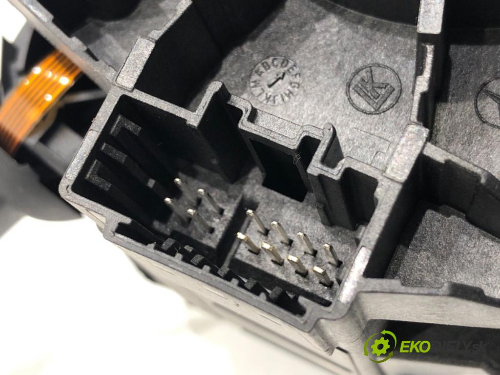 MERCEDES-BENZ CLS coupe 2018 320 kW AMG CLS 53 EQ Boost 4-matic+ (257.361) 2999 Prepínač kombinovaný 10129762-04 (Prepínacie páčky pod volantom)