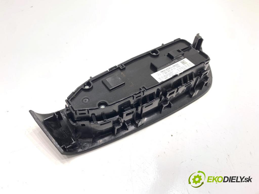 MERCEDES-BENZ CLS coupe 2018 320 kW AMG CLS 53 EQ Boost 4-matic+ (257.361) 2999 Prepínač okien A2139054803 (Prepínacie páčky pod volantom)