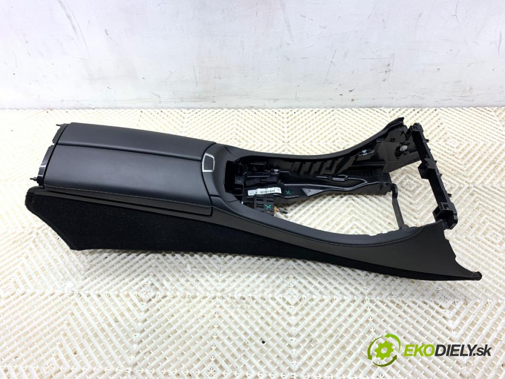 MERCEDES-BENZ CLS coupe 2018 320 kW AMG CLS 53 EQ Boost 4-matic+ (257.361) 2999 Tunel středový A2136802601 (Středový tunel)