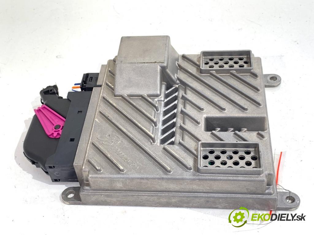 MERCEDES-BENZ CLS coupe 2018 320 kW AMG CLS 53 EQ Boost 4-matic+ (257.361) 2999 Zosilňovač A0009008016 (Zosilňovač)