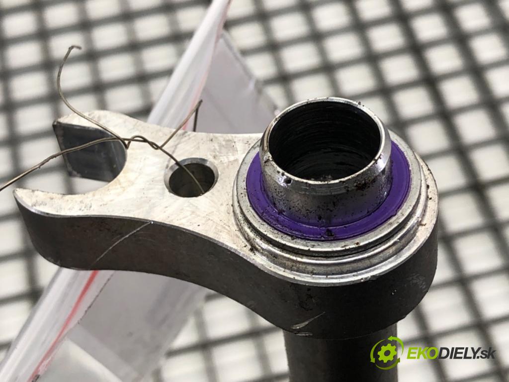 MERCEDES-BENZ CLS coupe 2018 320 kW AMG CLS 53 EQ Boost 4-matic+ (257.361) 2999 rúrka klimatizace A2138301902 (Trubka klimatizace)