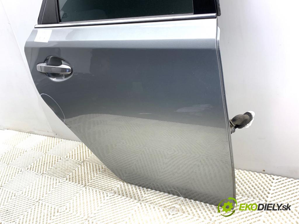 TOYOTA AURIS II Kombi 2017 73 kW 1.8 Hybrid (ZWE186_) 1798 Dvere pravy zad 1G6