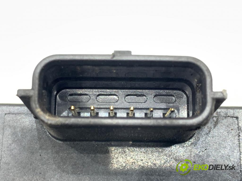 DACIA DUSTER SUV 2013 92 kW 1.2 TCe 125 1197 Škrtiaca klapka H8201171233 (Škrtiaca klapka)