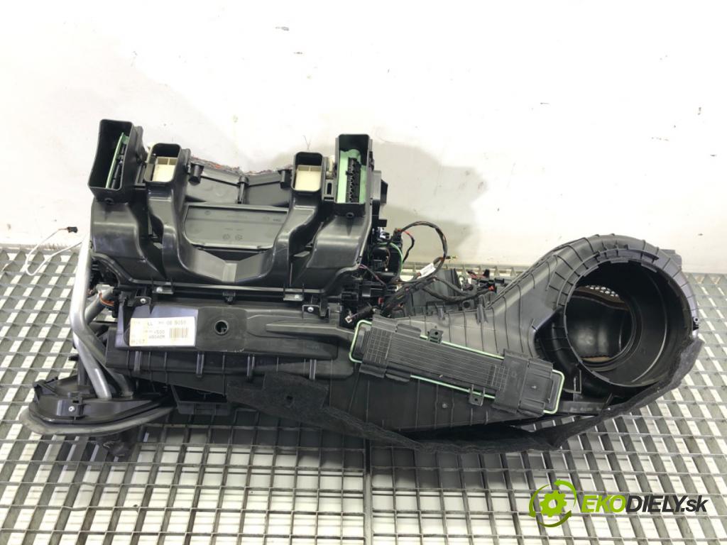 MERCEDES-BENZ CLS coupe 2018 320 kW AMG CLS 53 EQ Boost 4-matic+ (257.361) 2999 Výhrevné teleso, radiátor kúrenia komplet KOMBAJN A2388304500 (Radiátor kúrenia)