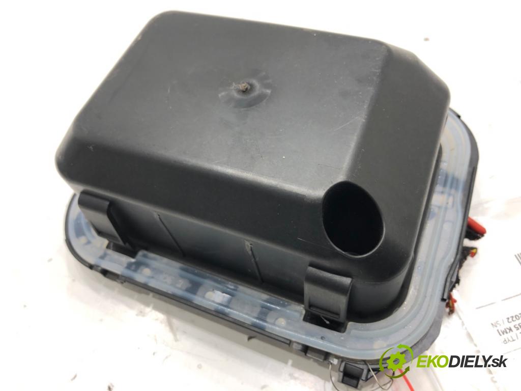 MERCEDES-BENZ CLS coupe 2018 320 kW AMG CLS 53 EQ Boost 4-matic+ (257.361) 2999 skříňka poistková A2135403038 (Pojistková skříňka)