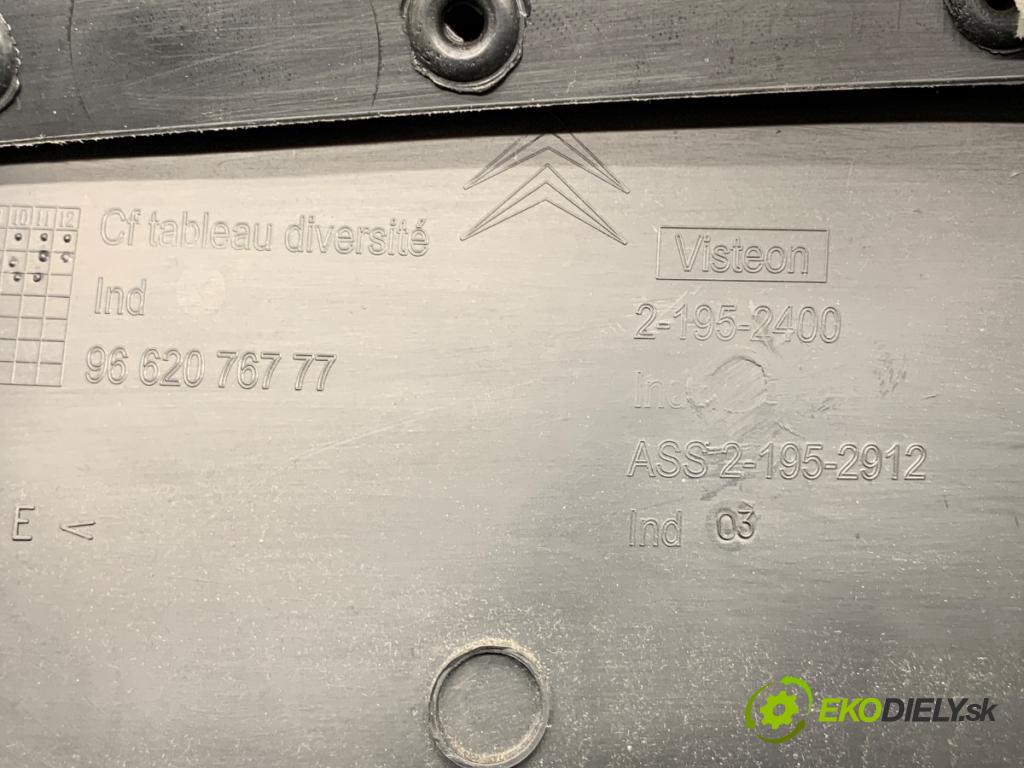 CITROEN C5 III sedan 2009 100 kW 2.0 HDi (RDRHDA) 1997 čalúnenie Dvere ľavy predný