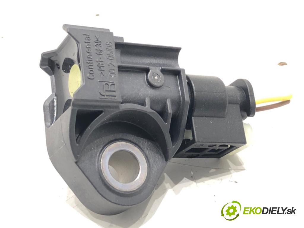 MERCEDES-BENZ CLS coupe 2018 320 kW AMG CLS 53 EQ Boost 4-matic+ (257.361) 2999 Snímač nárazu A2139051300 (Snímač nárazu)