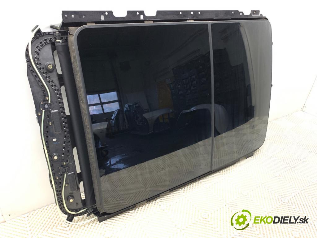 JEEP CHEROKEE KL SUV 2019 200 kW 3.2 V6 4x4 3239 střešní okno 2923226 (Sklo karoserie)