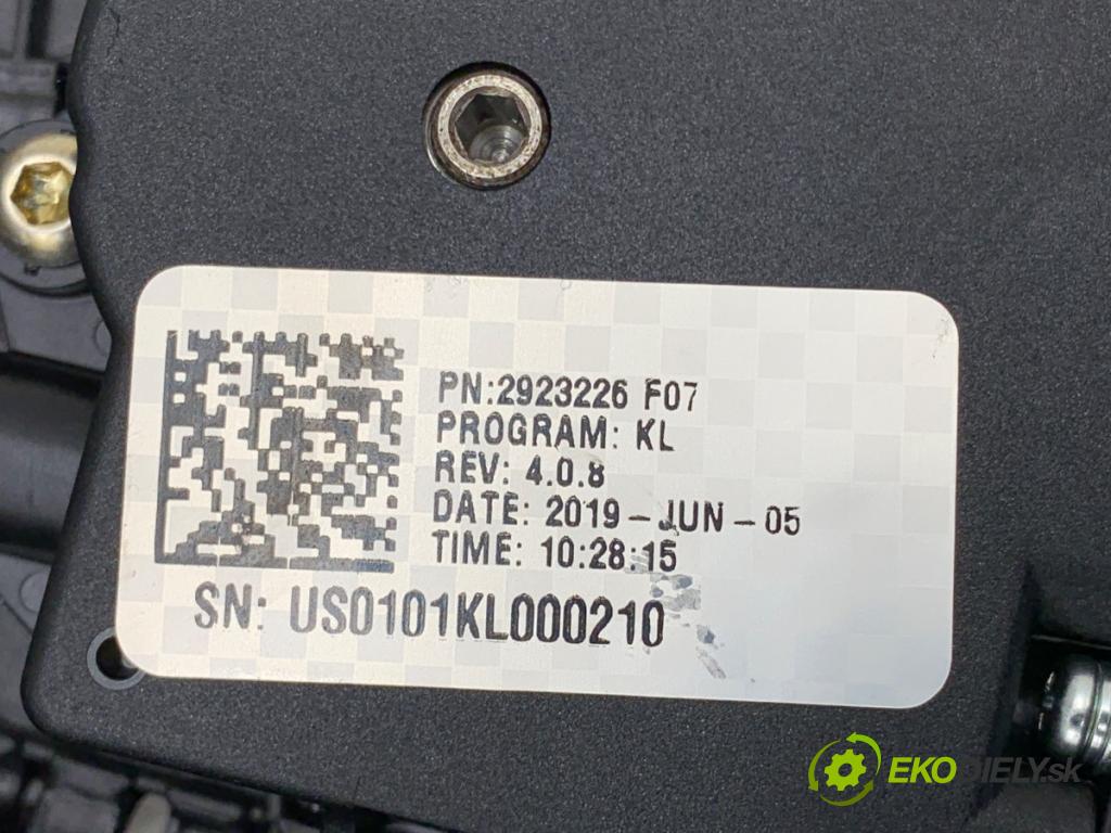 JEEP CHEROKEE KL SUV 2019 200 kW 3.2 V6 4x4 3239 střešní okno 2923226 (Sklo karoserie)