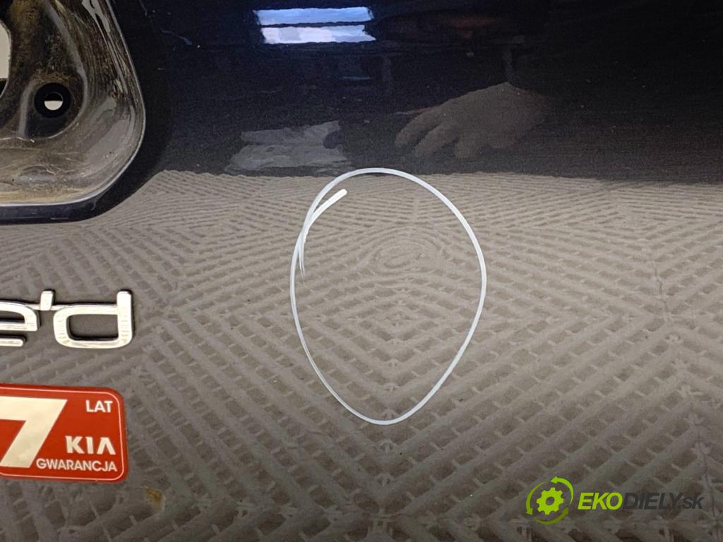 KIA CEED liftback 2015 99 kW 1.6 GDI 1591 kapota zad BE